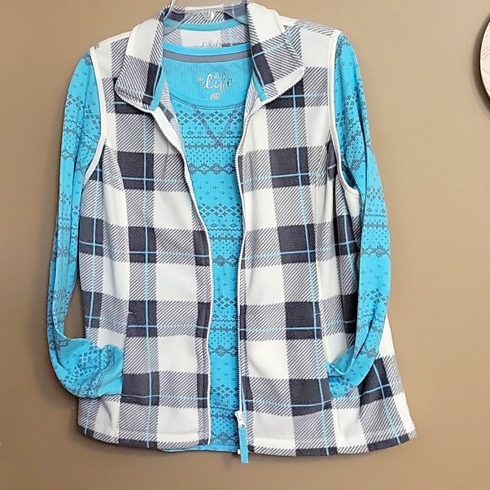 3/$20 2pc top w/vest sz Large